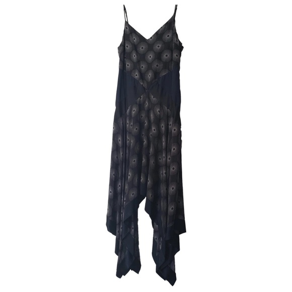 Diane Von Furstenberg Dresses & Skirts - Diane Von Furtenberg Scarf Hem Midi Dress in Navy /Black (US 14)